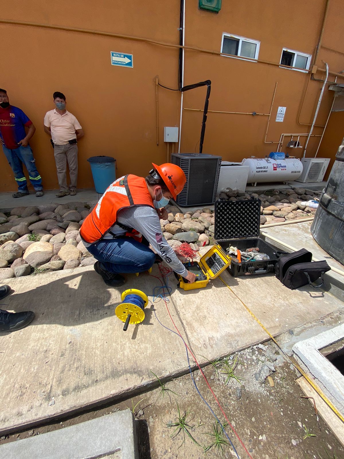 a82537e8-6d4a-4c37-8a8b-786338621058